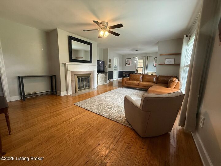 Property Photo:  2507 Alanmede Rd  KY 40205 