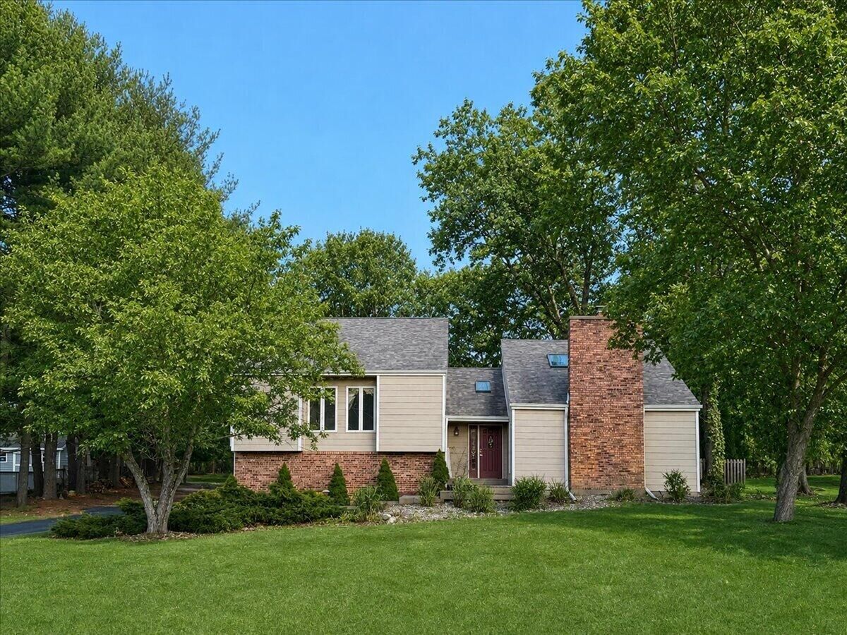 Property Photo:  1587 N Rustic Drive  IN 46350 