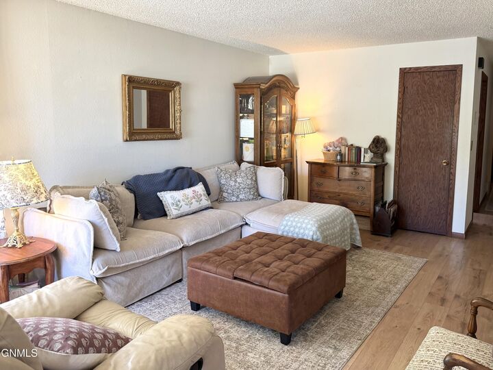Property Photo:  610 N 25th Street  ND 58501 