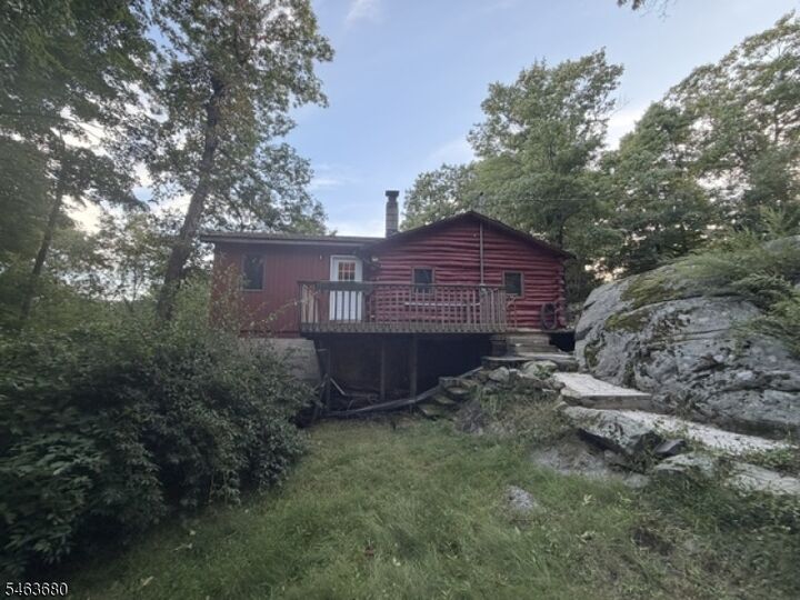 Property Photo:  68 Mountain Spring Rd  NJ 07480 