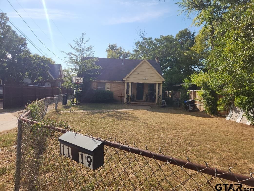 Property Photo: 1119 S Old Noonday Rd. TX 75701