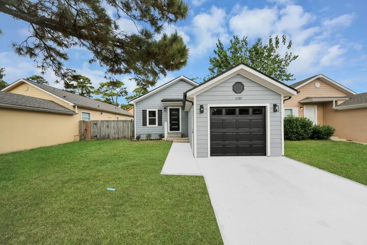 Property Photo: 11707 Greenglen Drive TX 77044