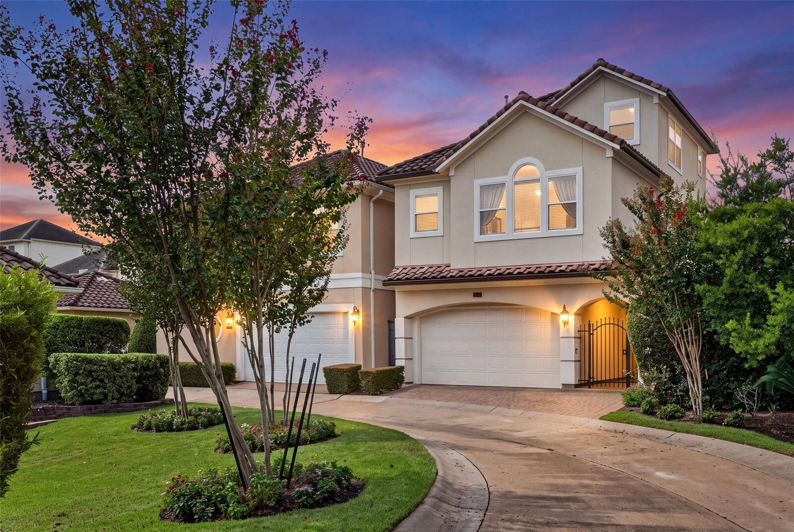 Property Photo:  2816 McCulloch Circle  TX 77056 