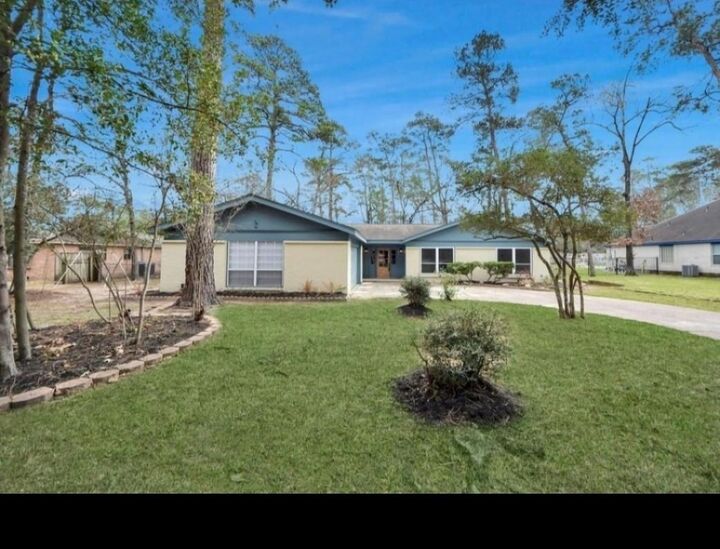 Property Photo: 26206 Maplewood Drive TX 77386