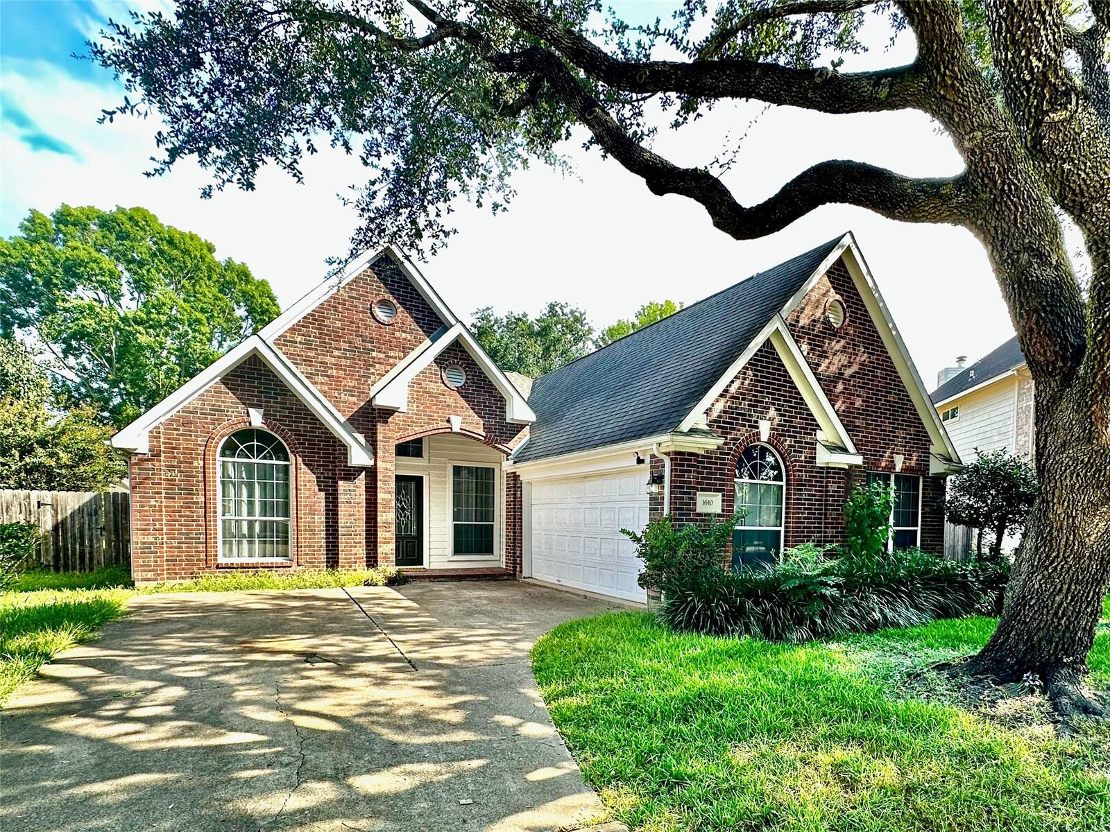 Property Photo:  1610 Parkview Lane  TX 77459 