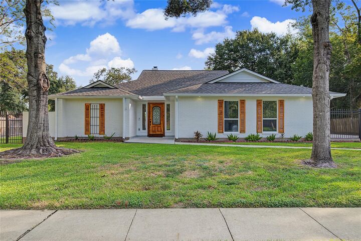 Property Photo:  18307 Kings Row  TX 77058 