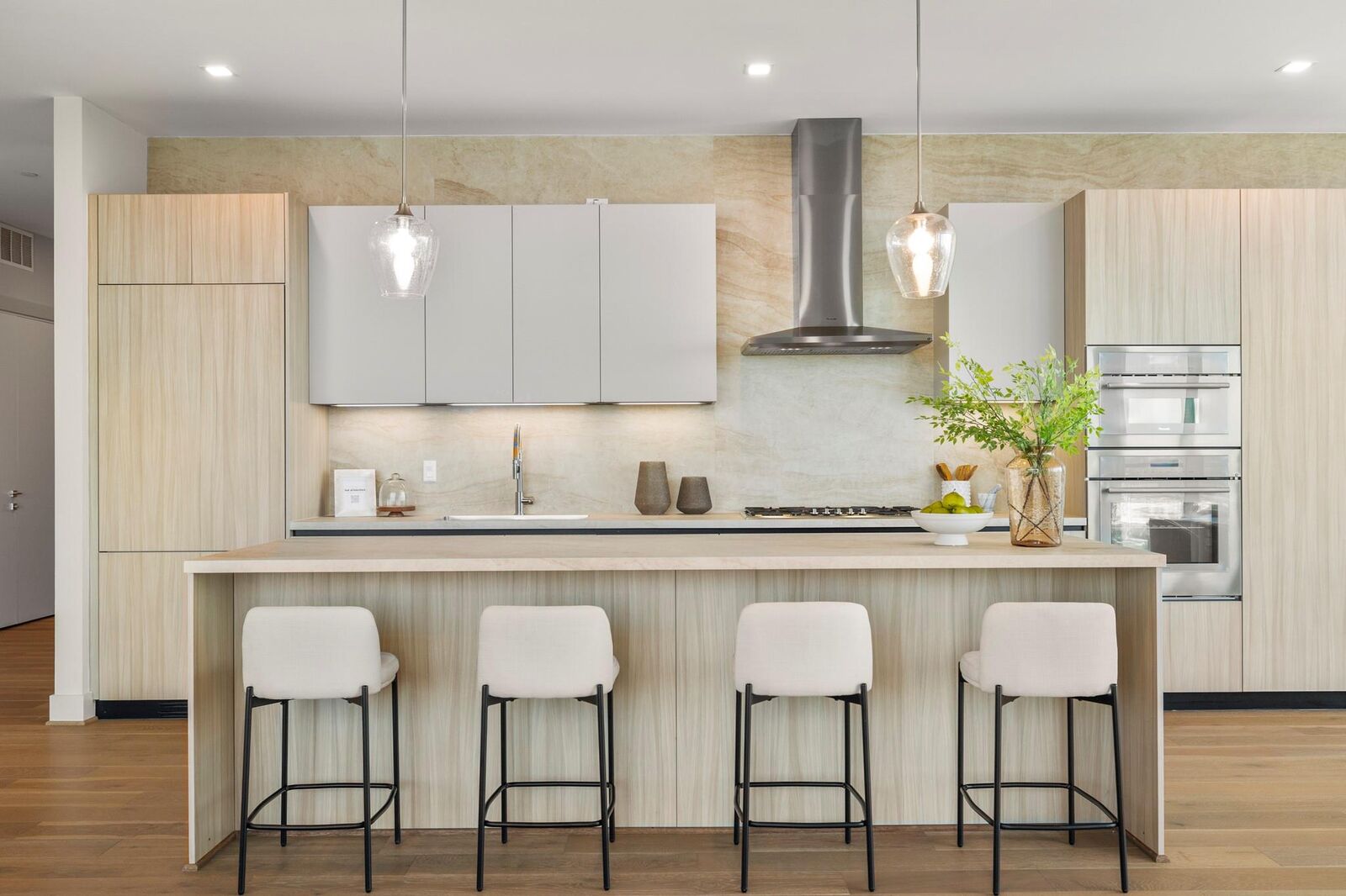 Property Photo:  1711 Allen Parkway 2001  TX 77019 