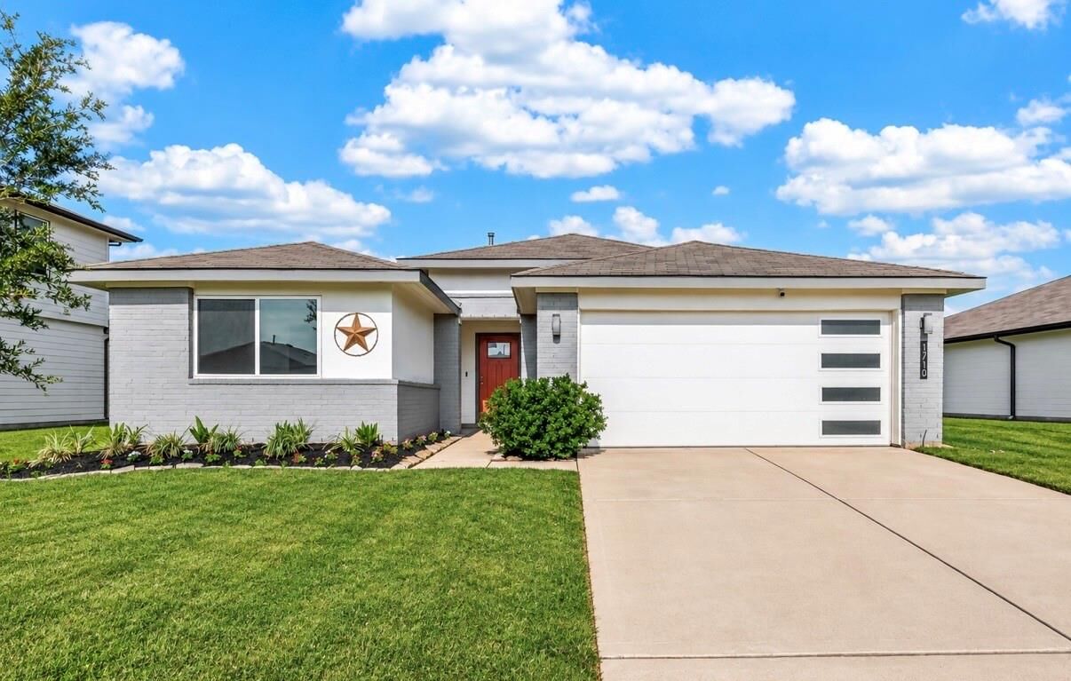 Property Photo:  1710 Mountain Echo Drive  TX 77469 