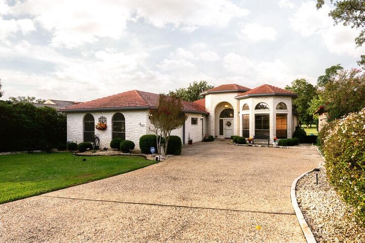 Property Photo:  523 Oakland Hills Lane  TX 78028 