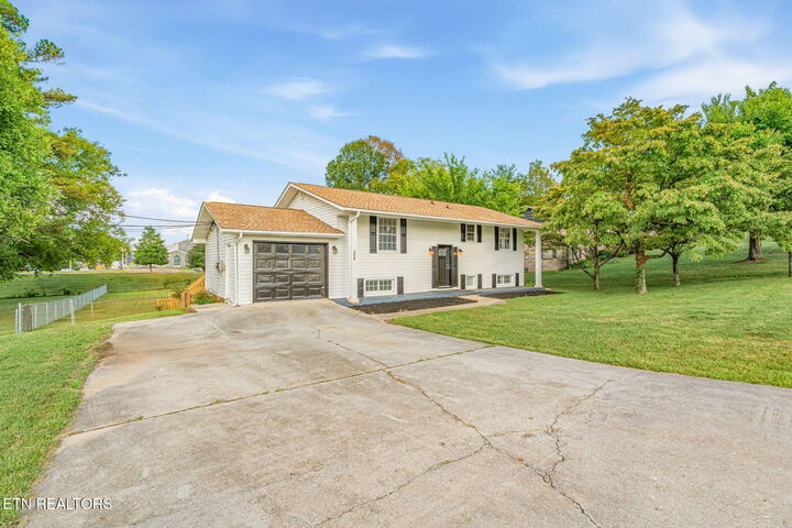 Property Photo:  1024 Sky Blue Drive  TN 37923 