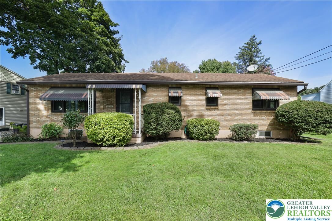 Property Photo:  1539 Spring Garden Street  PA 18042 