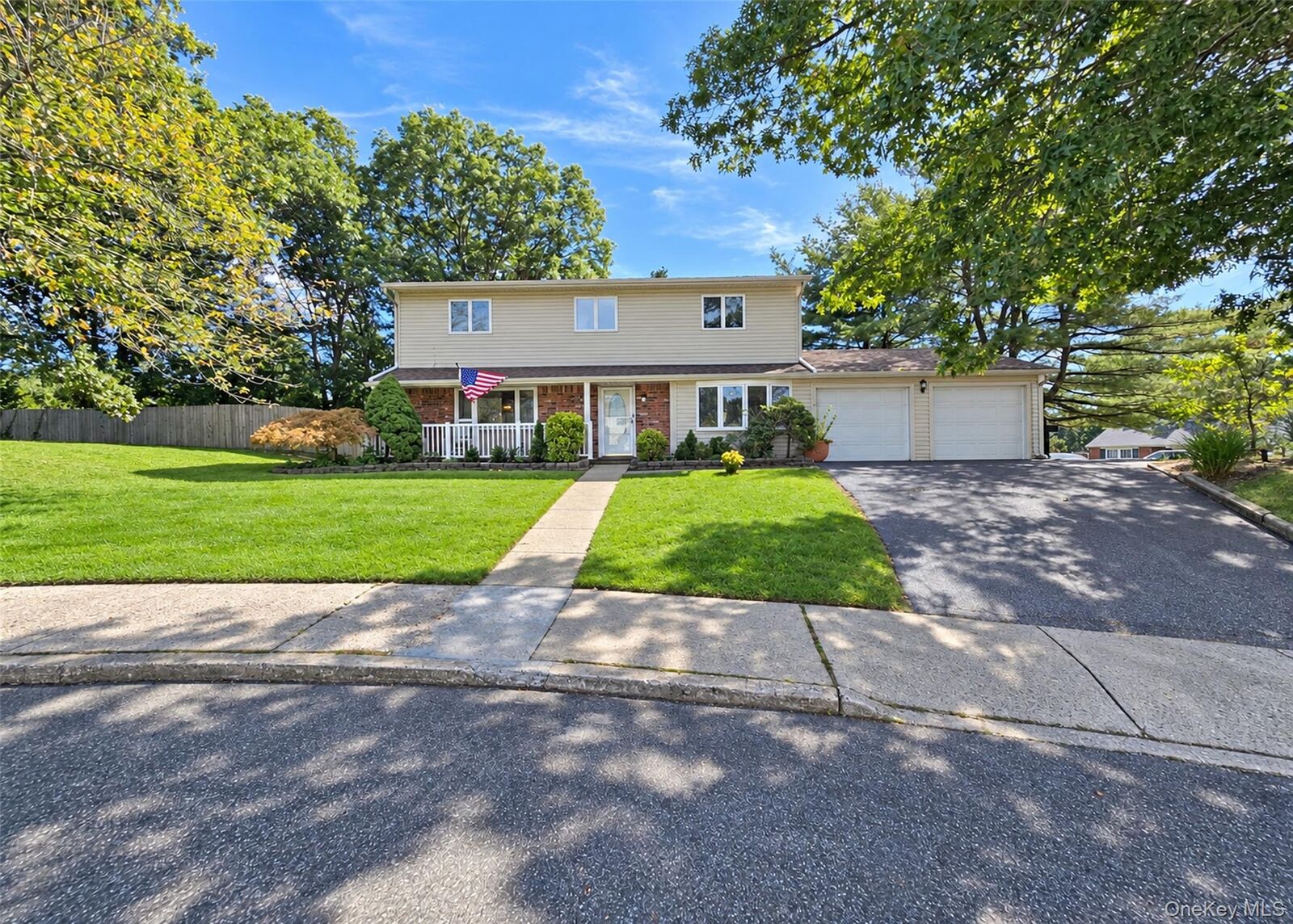 Property Photo:  20 Bradbury Court  NY 11741 