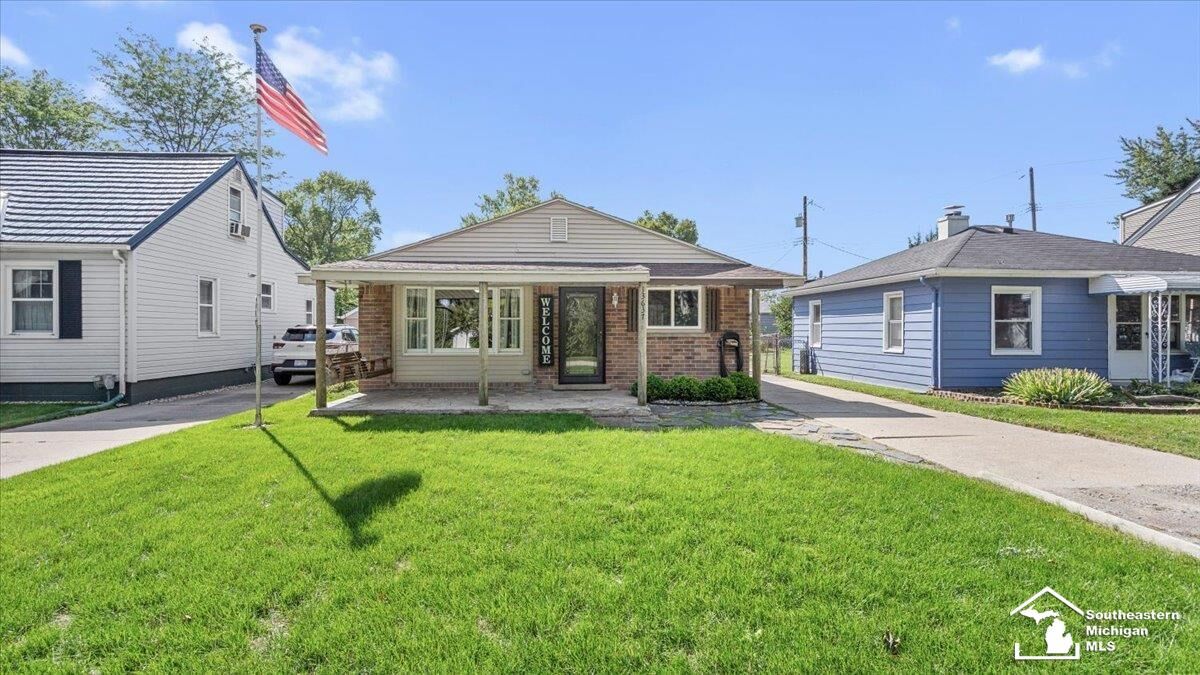 Property Photo: 13637 Wright MI 48173