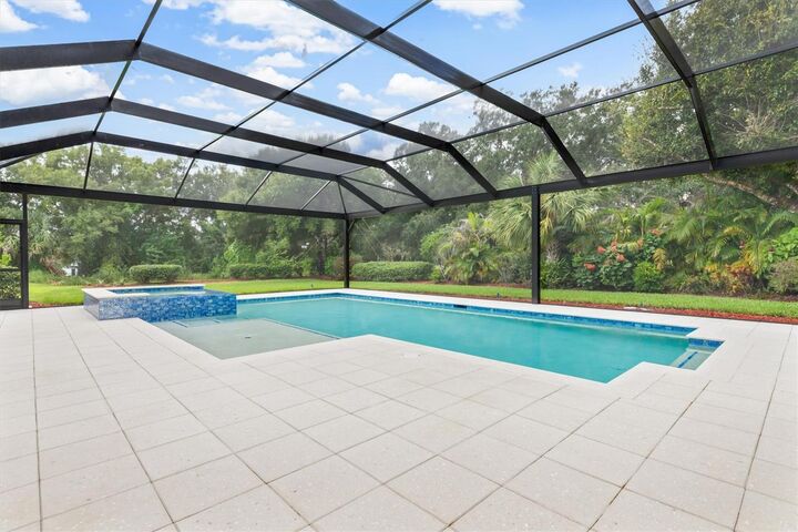 Property Photo: 11231 SW Thornton Avenue FL 34269