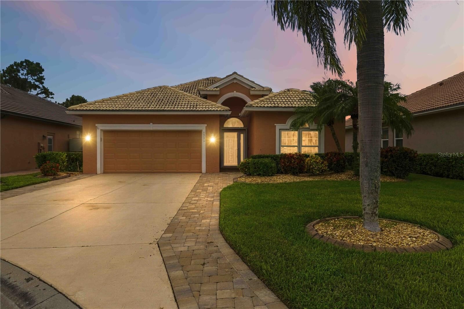 Property Photo: 1542 San Ysidro Way FL 34285