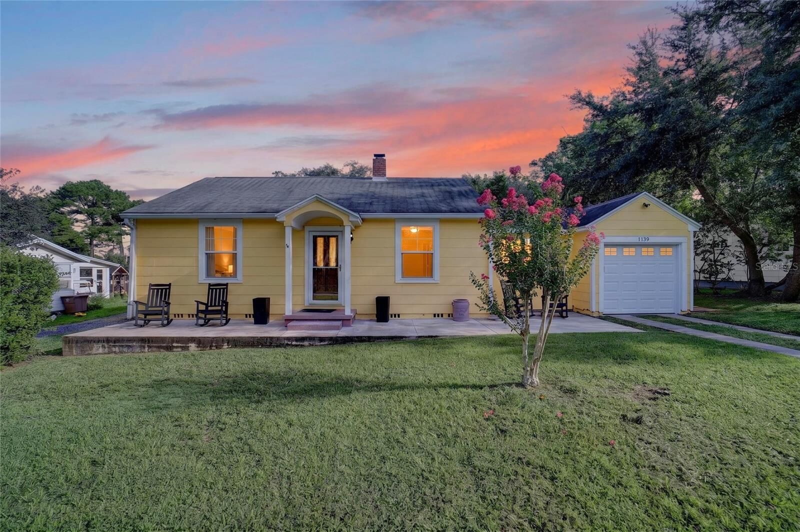 Property Photo:  1139 NE 8th Street  FL 34470 
