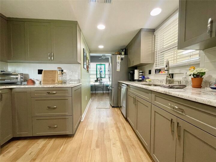Property Photo:  7893 Sailboat Key Boulevard S 101  FL 33707 