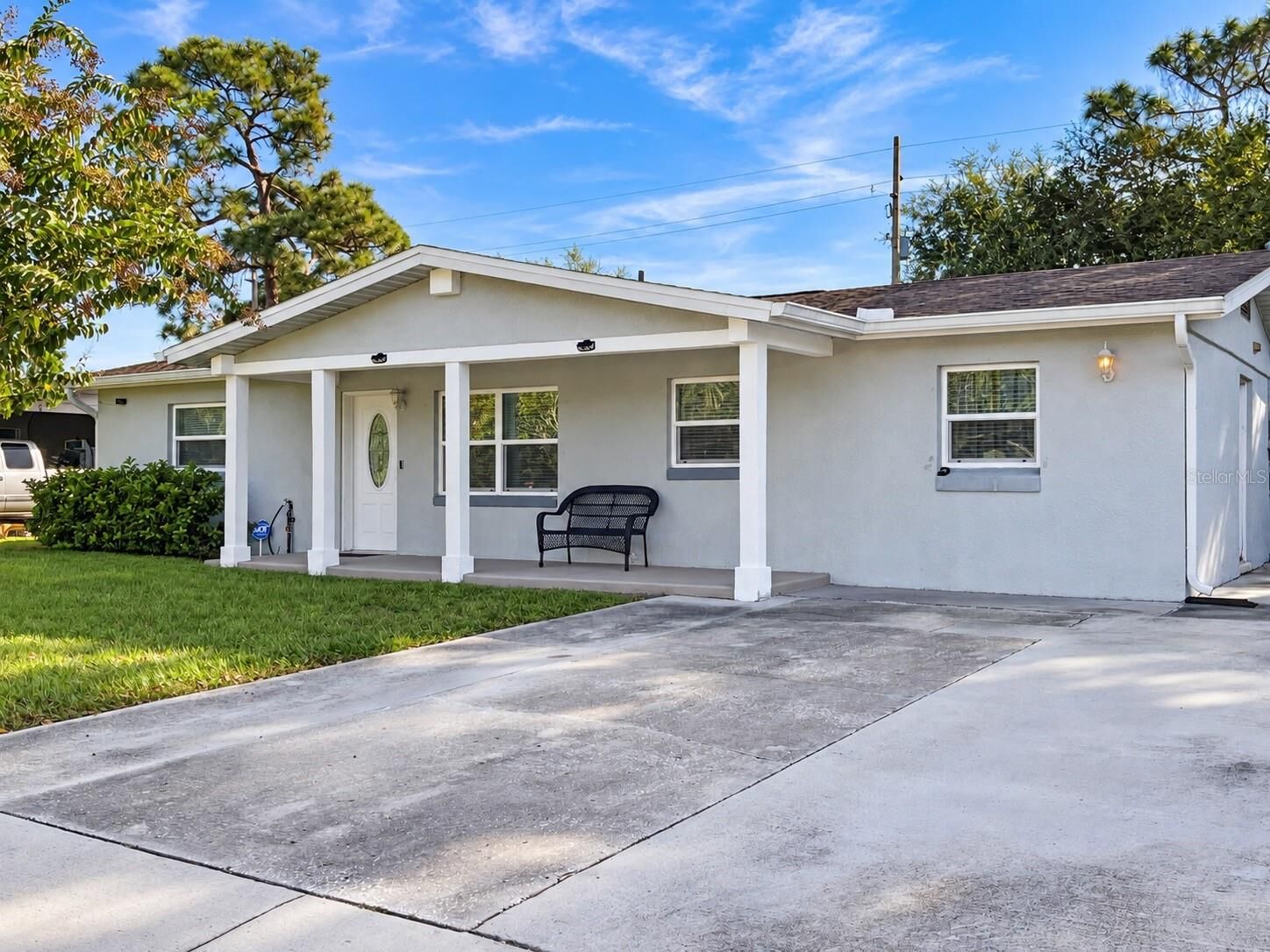 Property Photo:  6103 Antilla Drive  FL 32809 