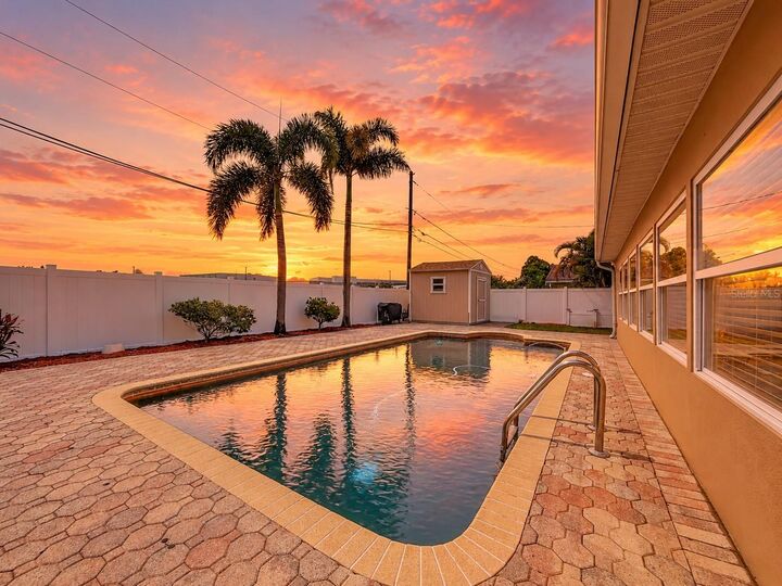 Property Photo:  6414 24th Avenue N  FL 33710 
