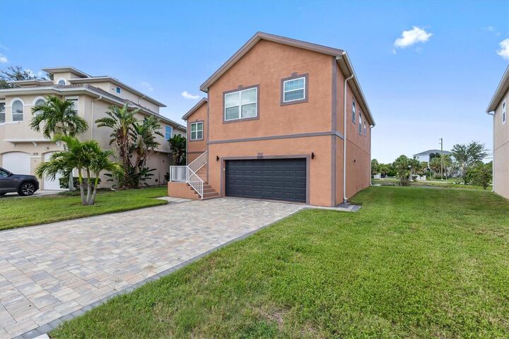 Property Photo:  1081 S Pointe Alexis Drive  FL 34689 