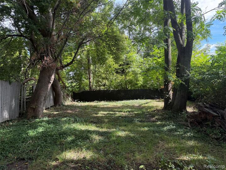 Property Photo:  4173 Moore Street  MI 48141 3017 