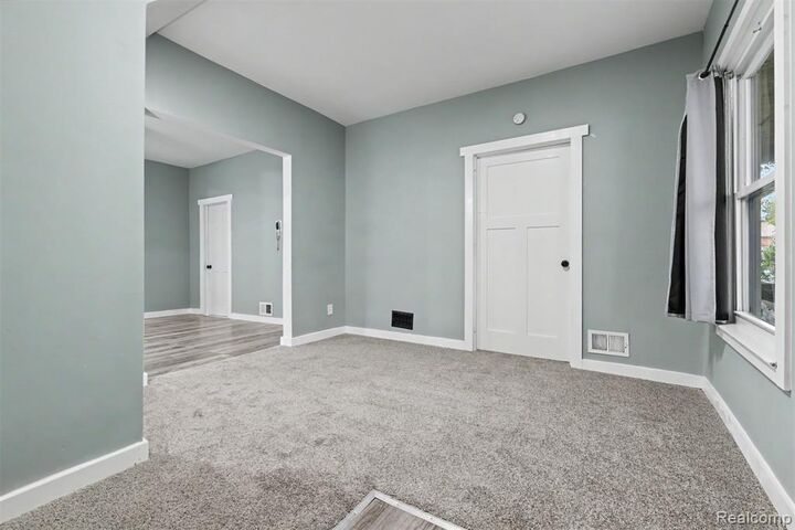 Property Photo:  8397 Lane Street  MI 48209 3427 