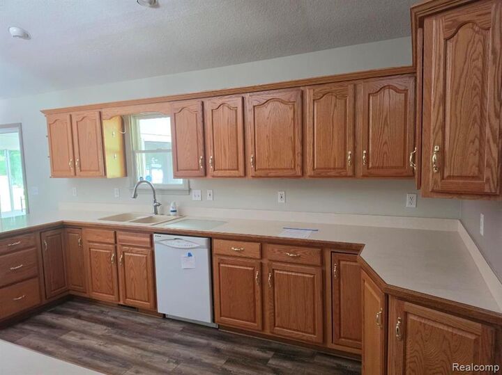 Property Photo: 1190 Kettering Street MI 48509 2368