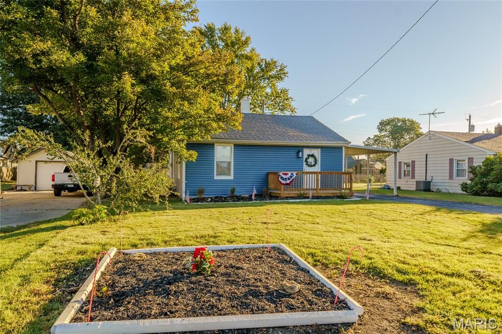 Property Photo: 1713 Moro Avenue IL 62040