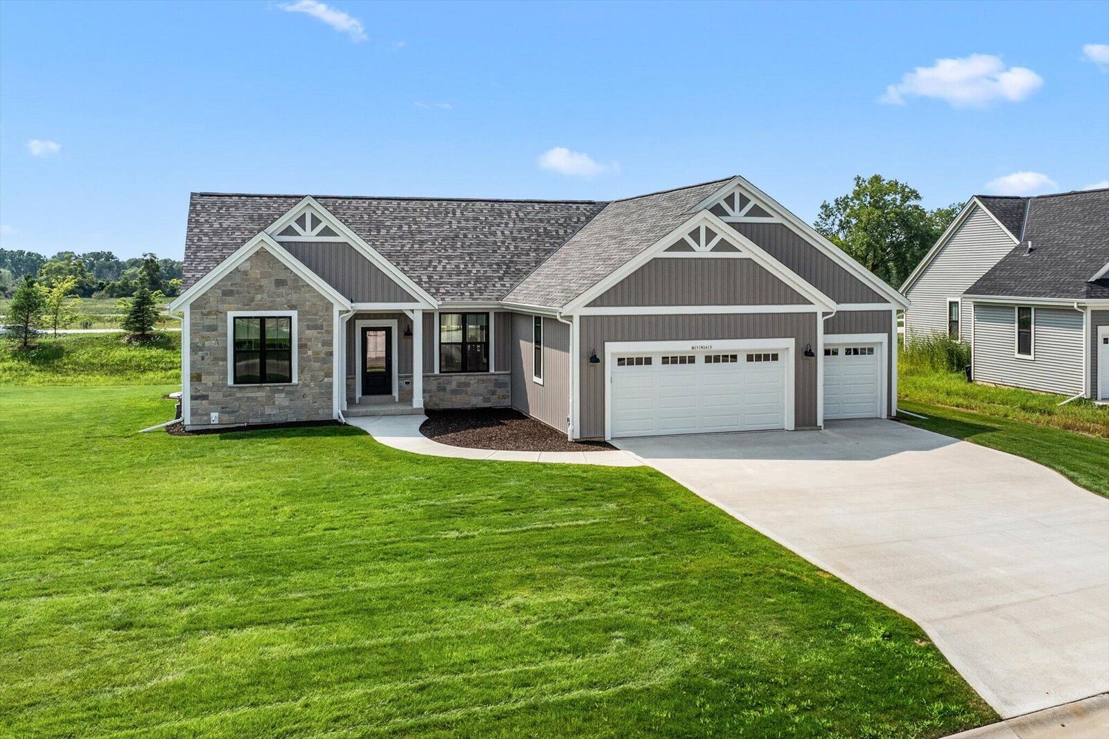 Property Photo:  W251n2413 Valleyview Cir  WI 53072 