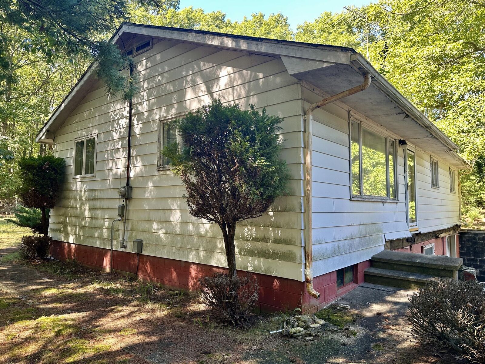 Property Photo: 2439 N Lakeshore Drive MI 49431