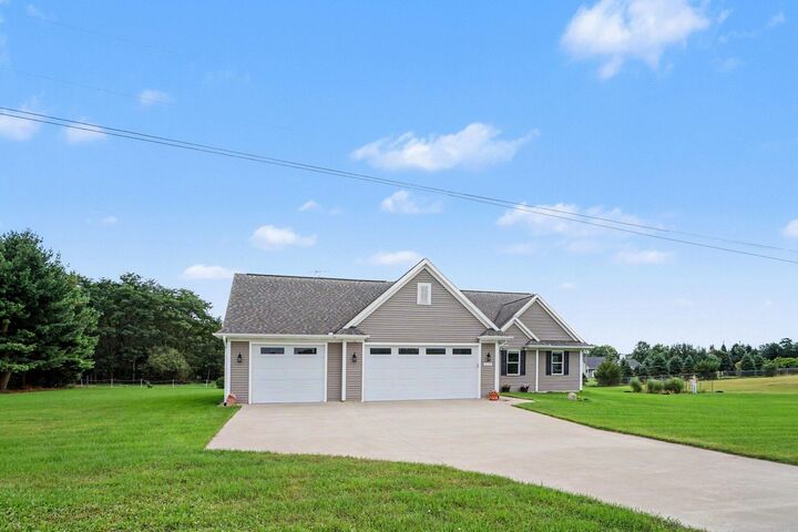 Property Photo:  2133 S Van Kal Street  MI 49009 