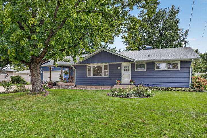 Property Photo: 410 E Jones Street IL 60545