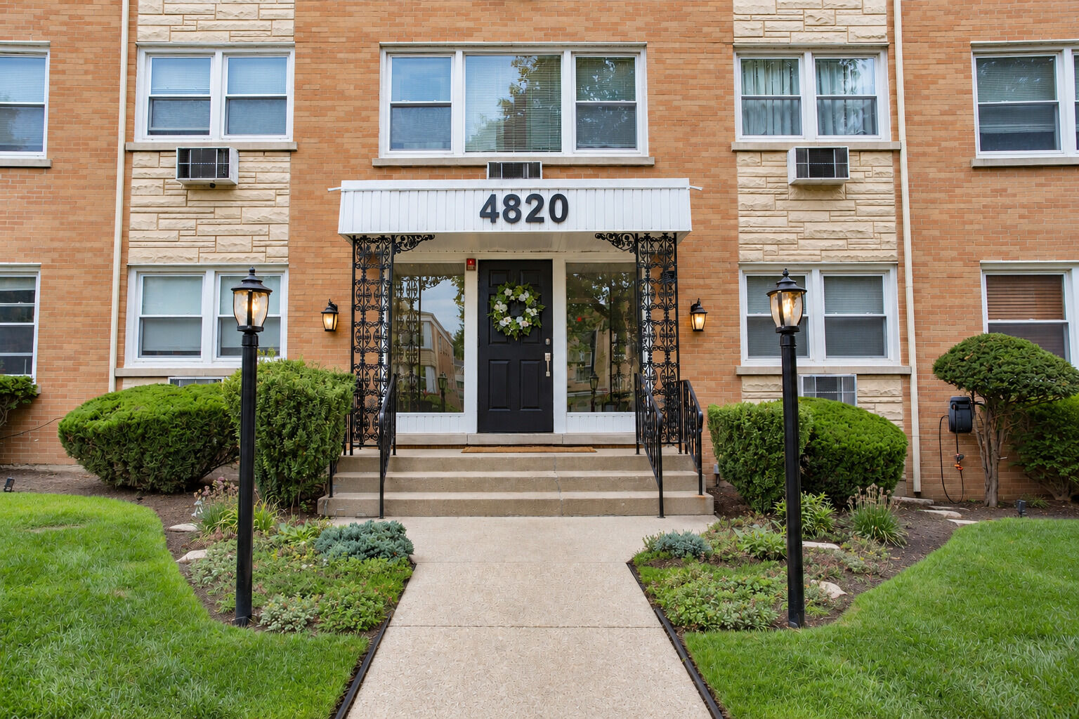 Property Photo:  4820 W Conrad Street 106  IL 60077 