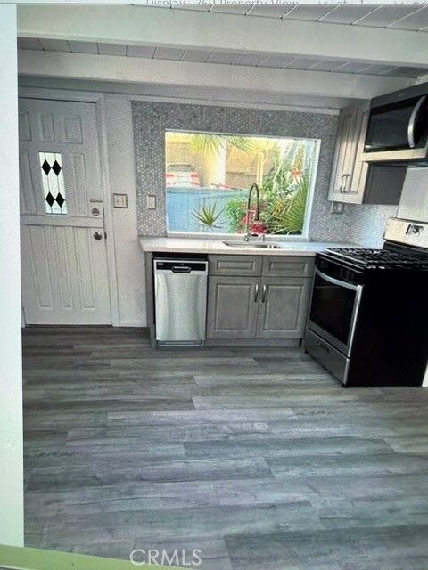 Property Photo: 308 40th E CA 90266