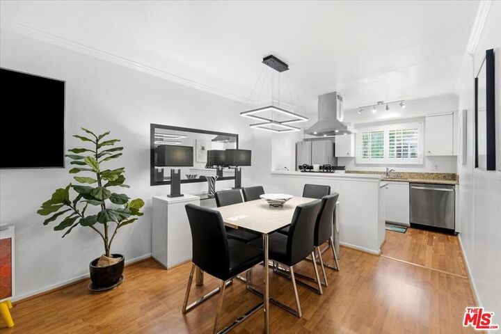 Property Photo: 22030 Calvert Street 6 CA 91367