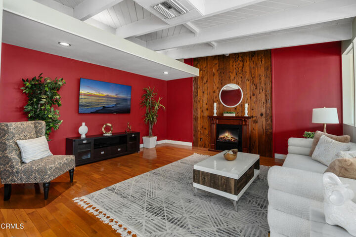 Property Photo: 1425 E Palmer Avenue CA 91205