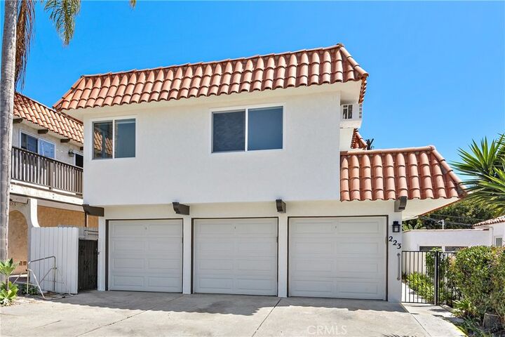 Property Photo:  223 Avenida Victoria  CA 92672 