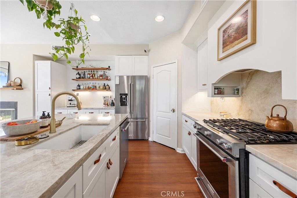 Property Photo: 40249 Danbury Court CA 92591