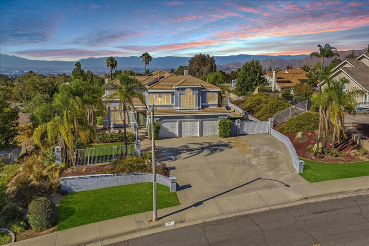 Property Photo:  901 Clearwood Avenue  CA 92506 