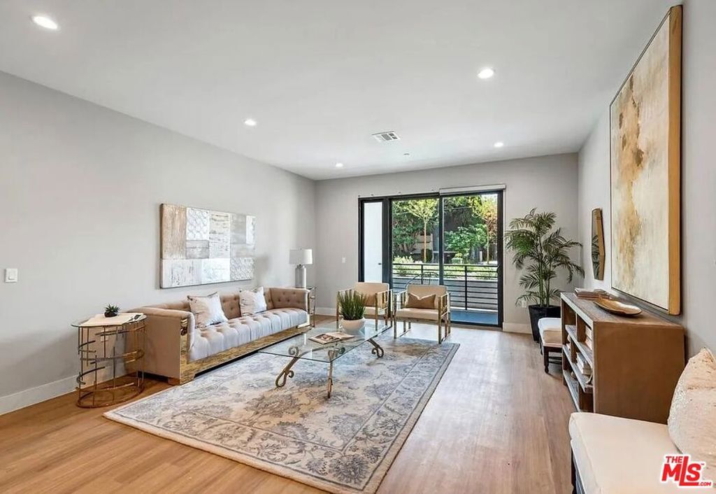 Property Photo: 1906 Overland Avenue 203 CA 90025