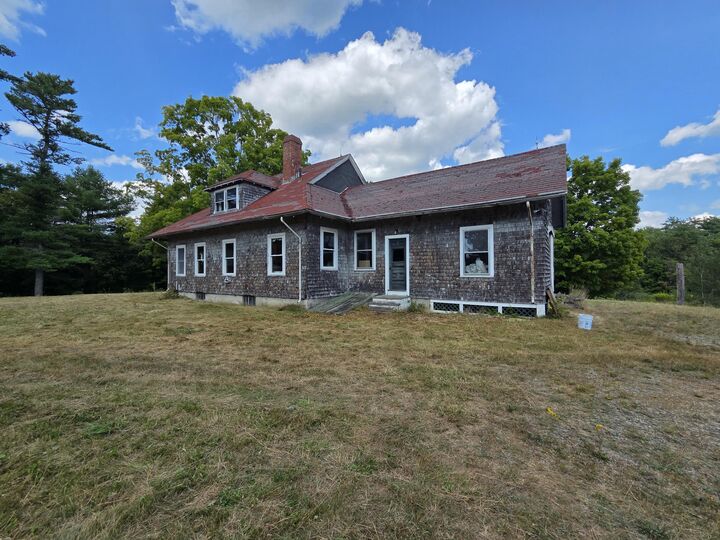 Property Photo:  81 Dock Road  ME 04535 