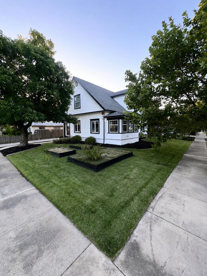 Property Photo:  218 5th Street  CA 95648 