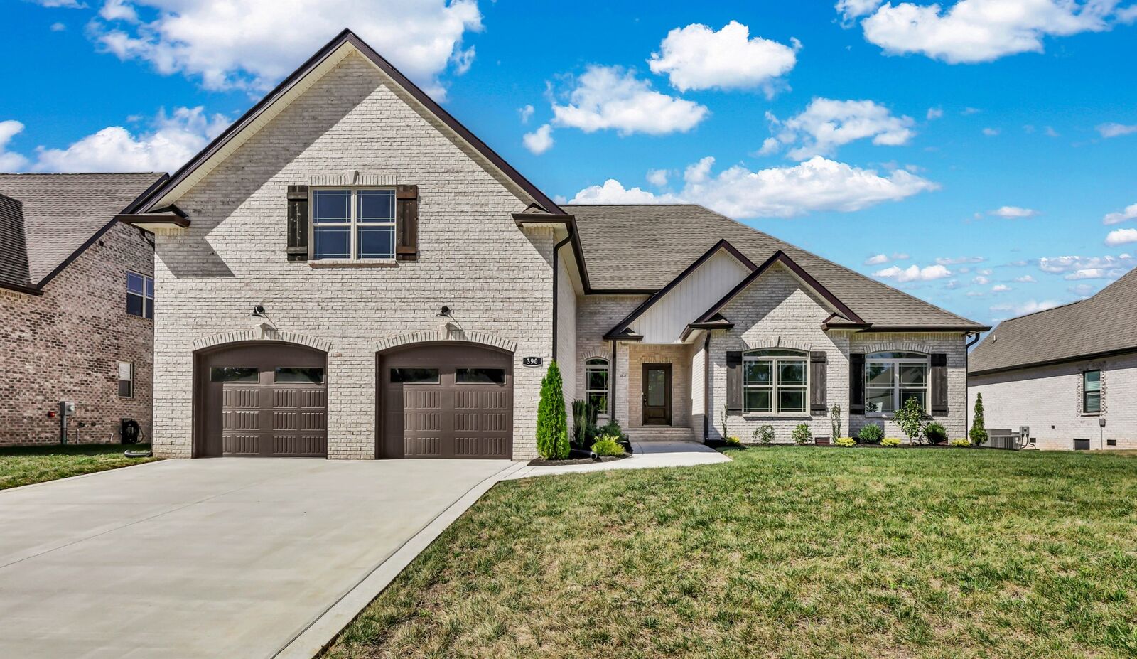 Property Photo:  390 Young Ln  TN 37146 