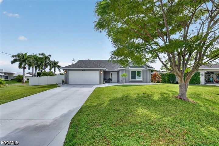 Property Photo:  