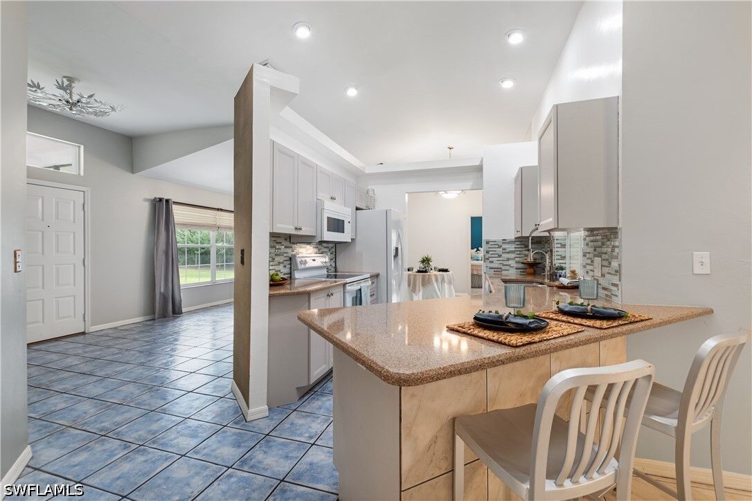 Property Photo: 3271 7th Avenue NW FL 34120