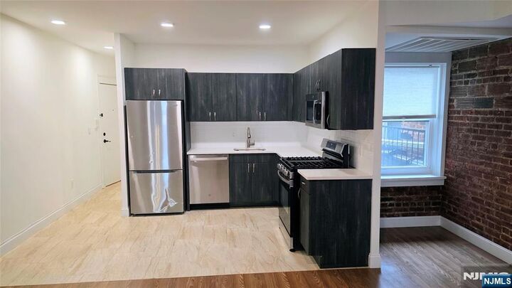 Property Photo: 292 Stuyvesant Avenue 290 NJ 07071