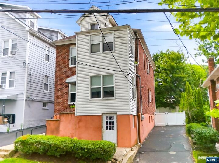 Property Photo:  100 Hancox Avenue  NJ 07110 