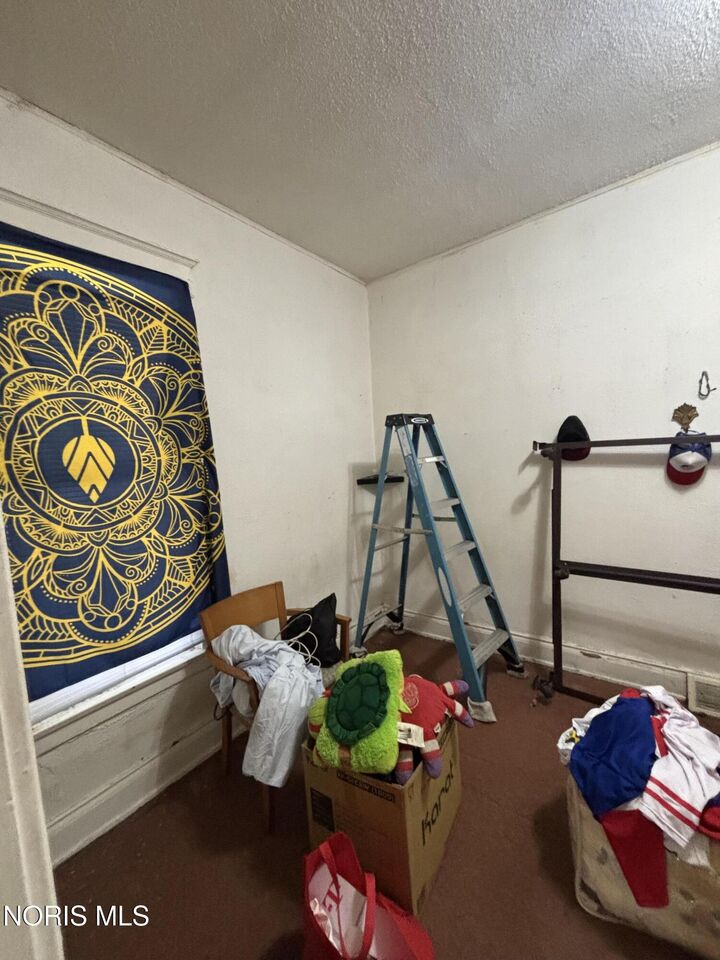 Property Photo: 722 Walnut Street OH 43604