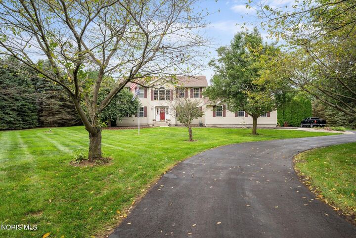 Property Photo:  1522 County Road B  OH 43558 