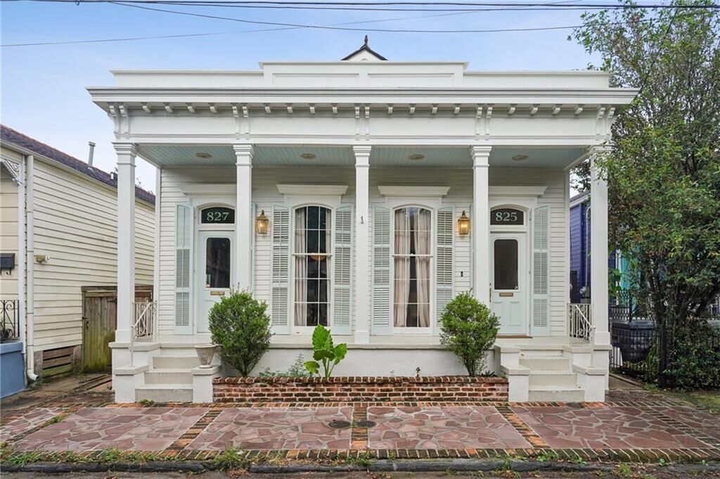 Property Photo:  827 Second Street  LA 70130 